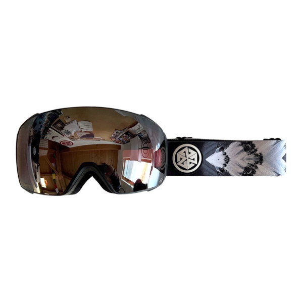 avalon7 magtek snowboard goggle with Rob Kingwill Pro strap